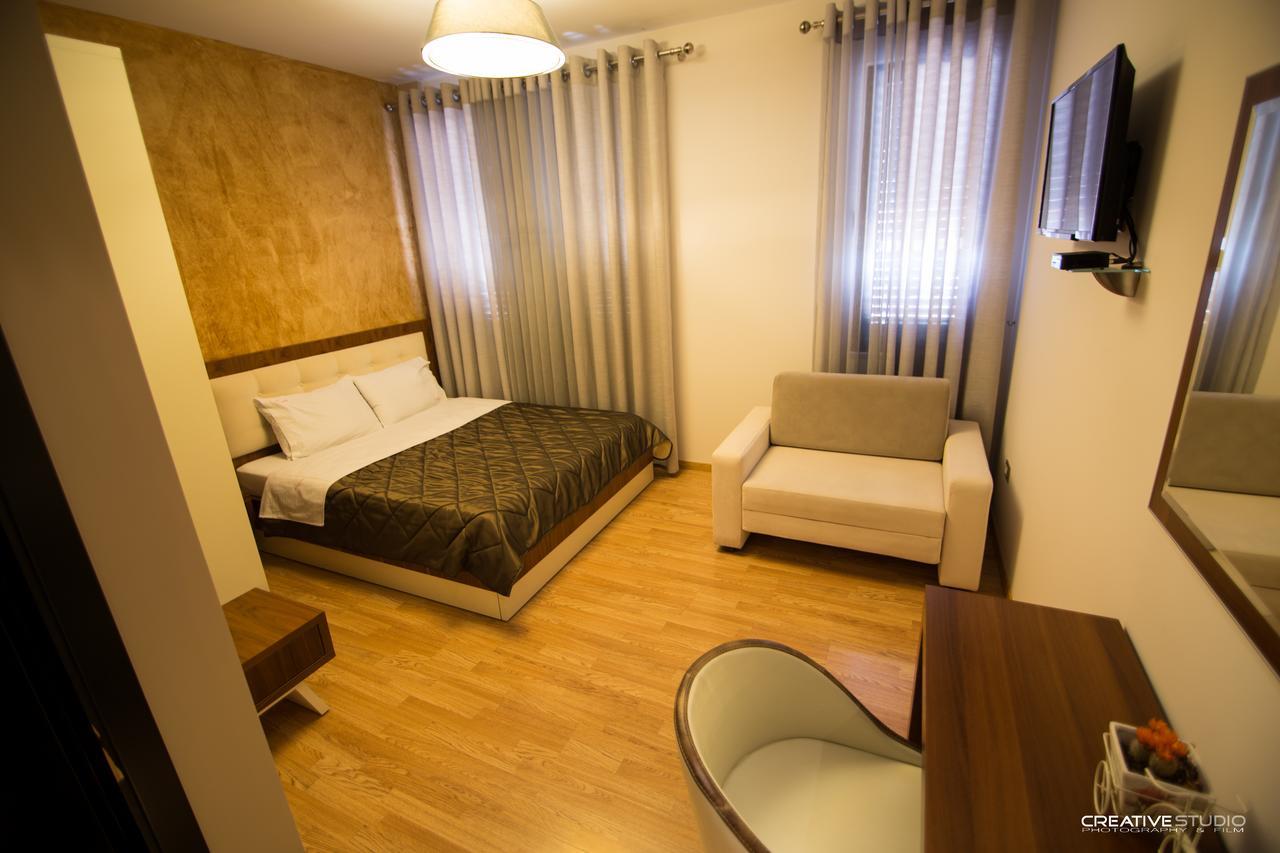 Hotel Flamingo Korce Esterno foto